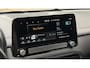 Hyundai Kona Electric EV Premium Sky 64 kWh, Schuifdak, Stoelverwarming/Verkoeling, Stuurverwarmd, Carplay, Camera, Navi, SOH 98,3%