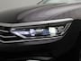 Volkswagen Passat Variant 1.4 TSI PHEV GTE Business | Apple Carplay / Android Auto | Panoramadak | Elektrische Stoelen | Head-up Display | Achteruitrijcamera | Stoelverwarming | Parkeersensoren | Trekhaak |