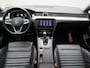 Volkswagen Passat Variant 1.4 TSI PHEV GTE Business | Apple Carplay / Android Auto | Panoramadak | Elektrische Stoelen | Head-up Display | Achteruitrijcamera | Stoelverwarming | Parkeersensoren | Trekhaak |