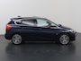 BMW 2-Serie Active Tourer 225xe iPerformance High Executive | SOH 88% | HUD | Lederen Interieur | Navigatie | DAB | Parkeercamera | Stoelverwarming | Panoramadak | Harman/Kardon | LED | Elek. Achterklep |