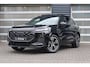 Audi Q3 1.5 e-hybrid 272pk S edition | Panoramadak | Trekhaak | Adaptive Cruise | Sfeerverlichting | 3-zone Cimatronic | Stoel- & Stuurverwarming