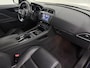 Jaguar F-Pace 2.0 Portfolio AWD 25t Aut. | Lederen Interieur | Trekhaak | Xenon | 20 Inch | Elek. Klep | Historie | Winterset |