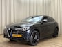 Alfa Romeo Stelvio 2.0 T AWD Super 287 PK / BLACK EDITION / ABC-Klepsysteem / Xenon / 1/2 Leder / Cruise / ECC Clima / Navigatie / Camera / 18'' LMV