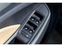 MG MG ZS EV Luxury 45 kWh Beige lederen interieur