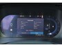 Volvo XC40 B4 Plus Dark - IntelliSafe Assist & Surround - Harman/Kardon audio - Parkeercamera achter - Verwarmde voorstoelen & stuur - Parkeersensoren voor & achter - Elektr. bedienb. voorstoelen met geheugen links - Draadloze tel. lader - Inklapbare trekhaak - 19' LMV