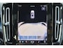 Volvo XC40 B4 Plus Dark - IntelliSafe Assist & Surround - Harman/Kardon audio - Parkeercamera achter - Verwarmde voorstoelen & stuur - Parkeersensoren voor & achter - Elektr. bedienb. voorstoelen met geheugen links - Draadloze tel. lader - Inklapbare trekhaak - 19' LMV