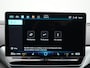 Volkswagen ID.4 Pro 77 kWh 286 PK | SOH 99% | Achteruitrijcamera | Stuur & Stoelverwarming | DCC | Warmtepomp | Trekhaak | Head-up Display|