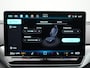 Volkswagen ID.4 Pro 77 kWh 286 PK | SOH 99% | Achteruitrijcamera | Stuur & Stoelverwarming | DCC | Warmtepomp | Trekhaak | Head-up Display|