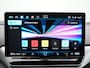 Volkswagen ID.4 Pro 77 kWh 286 PK | SOH 99% | Achteruitrijcamera | Stuur & Stoelverwarming | DCC | Warmtepomp | Trekhaak | Head-up Display|