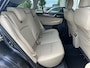 Subaru Outback 2.5i Premium Automaat | All Season Banden | Trekhaak | Elek. Schuif/Kantel Dak | Crème Witte Lederen Bekleding