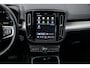 Volvo XC40 2.0 B4 Plus Dark | Trekhaak | Panoramadak | Lichtmetalen Velgen 19 inch | All-Season banden | Harman Kardon Audio | Achteruitrijcamera | Parkeersensoren | Keyless Entry | Elektrische Achterklep | Elektrisch Verstelbare Voorstoelen | Stoelverwarming | Google Navigatie | Apple Carplay | Android Auto
