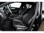 Volvo XC40 2.0 B4 Plus Dark | Trekhaak | Panoramadak | Lichtmetalen Velgen 19 inch | All-Season banden | Harman Kardon Audio | Achteruitrijcamera | Parkeersensoren | Keyless Entry | Elektrische Achterklep | Elektrisch Verstelbare Voorstoelen | Stoelverwarming | Google Navigatie | Apple Carplay | Android Auto