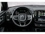 Volvo XC40 2.0 B4 Plus Dark | Trekhaak | Panoramadak | Lichtmetalen Velgen 19 inch | All-Season banden | Harman Kardon Audio | Achteruitrijcamera | Parkeersensoren | Keyless Entry | Elektrische Achterklep | Elektrisch Verstelbare Voorstoelen | Stoelverwarming | Google Navigatie | Apple Carplay | Android Auto