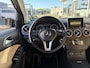 Mercedes-Benz B-klasse 180 Ambition / Nieuwe-Ketting / Grote-Beurt / NL-Auto / Automaat / Cruise-Control / Trekhaak / Leder / Navi / Radio-Bluetooth / Houtafwerking-Interieur / Flippers / PDC V+A / 16'' LMV / All-Season / ENZ.