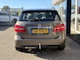 Mercedes-Benz B-klasse 180 Ambition / Nieuwe-Ketting / Grote-Beurt / NL-Auto / Automaat / Cruise-Control / Trekhaak / Leder / Navi / Radio-Bluetooth / Houtafwerking-Interieur / Flippers / PDC V+A / 16'' LMV / All-Season / ENZ.