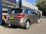Mercedes-Benz B-klasse 180 Ambition / Nieuwe-Ketting / Grote-Beurt / NL-Auto / Automaat / Cruise-Control / Trekhaak / Leder / Navi / Radio-Bluetooth / Houtafwerking-Interieur / Flippers / PDC V+A / 16'' LMV / All-Season / ENZ.