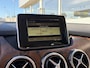 Mercedes-Benz B-klasse 180 Ambition / Nieuwe-Ketting / Grote-Beurt / NL-Auto / Automaat / Cruise-Control / Trekhaak / Leder / Navi / Radio-Bluetooth / Houtafwerking-Interieur / Flippers / PDC V+A / 16'' LMV / All-Season / ENZ.