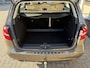 Mercedes-Benz B-klasse 180 Ambition / Nieuwe-Ketting / Grote-Beurt / NL-Auto / Automaat / Cruise-Control / Trekhaak / Leder / Navi / Radio-Bluetooth / Houtafwerking-Interieur / Flippers / PDC V+A / 16'' LMV / All-Season / ENZ.