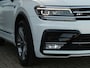 Volkswagen Tiguan 1.4 TSI R-Line, Trekhaak / Elektr. Schuifdak / Full LED / Carplay + Android Auto / 19' LMV