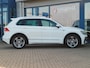 Volkswagen Tiguan 1.4 TSI R-Line, Trekhaak / Elektr. Schuifdak / Full LED / Carplay + Android Auto / 19' LMV