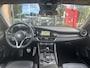 Alfa Romeo Giulia 2.0T Super / Veloce interieur