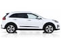 Kia Niro EV E-Niro DynamicPlusLine 64 kWh | SOH 97,5% | NAP | STOELVERWARMING | CAMERA | SCHUIFKANTELDAK