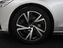 Volvo V90 2.0 B4 R-Design | Panoramadak | Leder | Stuur/stoelverwarming | Trekhaak | harman/kardon | Head-up | Adaptive cruise | 360 camera | Full LED |