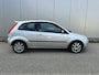 Ford Fiesta 1.4-16V Ghia, nwe distributie, AIRCO