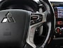 Mitsubishi Outlander 2.0 PHEV instyle+ Bluetooth, Cruise control adaptief, Parkeersensor voor en achter, Rondomzicht camera, Verwarmde voorruit Een ruime en luxe SUV met een comfortabele uitstraling en veel praktische mogelijkheden. Dankzij de plug-in hybride aandrijving combineert hij kracht en comfort met een efficiënte rijervaring