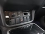 Mitsubishi Outlander 2.0 PHEV instyle+ Bluetooth, Cruise control adaptief, Parkeersensor voor en achter, Rondomzicht camera, Verwarmde voorruit Een ruime en luxe SUV met een comfortabele uitstraling en veel praktische mogelijkheden. Dankzij de plug-in hybride aandrijving combineert hij kracht en comfort met een efficiënte rijervaring