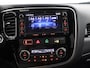 Mitsubishi Outlander 2.0 PHEV instyle+ Bluetooth, Cruise control adaptief, Parkeersensor voor en achter, Rondomzicht camera, Verwarmde voorruit Een ruime en luxe SUV met een comfortabele uitstraling en veel praktische mogelijkheden. Dankzij de plug-in hybride aandrijving combineert hij kracht en comfort met een efficiënte rijervaring