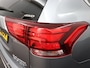 Mitsubishi Outlander 2.0 PHEV instyle+ Bluetooth, Cruise control adaptief, Parkeersensor voor en achter, Rondomzicht camera, Verwarmde voorruit Een ruime en luxe SUV met een comfortabele uitstraling en veel praktische mogelijkheden. Dankzij de plug-in hybride aandrijving combineert hij kracht en comfort met een efficiënte rijervaring