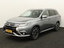 Mitsubishi Outlander 2.0 PHEV instyle+ Bluetooth, Cruise control adaptief, Parkeersensor voor en achter, Rondomzicht camera, Verwarmde voorruit Een ruime en luxe SUV met een comfortabele uitstraling en veel praktische mogelijkheden. Dankzij de plug-in hybride aandrijving combineert hij kracht en comfort met een efficiënte rijervaring