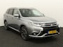 Mitsubishi Outlander 2.0 PHEV instyle+ Bluetooth, Cruise control adaptief, Parkeersensor voor en achter, Rondomzicht camera, Verwarmde voorruit Een ruime en luxe SUV met een comfortabele uitstraling en veel praktische mogelijkheden. Dankzij de plug-in hybride aandrijving combineert hij kracht en comfort met een efficiënte rijervaring