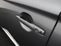 Mitsubishi Outlander 2.0 PHEV instyle+ Bluetooth, Cruise control adaptief, Parkeersensor voor en achter, Rondomzicht camera, Verwarmde voorruit Een ruime en luxe SUV met een comfortabele uitstraling en veel praktische mogelijkheden. Dankzij de plug-in hybride aandrijving combineert hij kracht en comfort met een efficiënte rijervaring