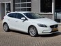 Volvo V40 1.6 T3 Momentum Camera Navi Apk Tm 11-2027