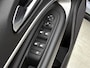 Jeep Avenger 1.2 110pk e-Hybrid Altitude Automaat | 1ste Eigenaar | Elektrische Klep | Navigatie | Apple Carplay/Android Auto | Climate Control | Adaptieve Cruise Control | Parkeersensoren Achter | Lederen Stuurwiel | LED Koplampen | JBL | Dodehoekdetectie |