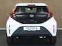 Toyota Aygo X Hybrid 115 Pulse - NIEUW MODEL - KEYLESS START - STOEL VERWARMING - DRAADLOZE TELEFOONLADER - AUTOMATISCH INKLAPBARE BUITENSPIEGELS - ADAPTIEVE CRUISE CONTROL - LICHTMETALEN VELGEN - VOORSTOELEN VERWARMD