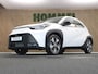Toyota Aygo X Hybrid 115 Pulse - NIEUW MODEL - KEYLESS START - STOEL VERWARMING - DRAADLOZE TELEFOONLADER - AUTOMATISCH INKLAPBARE BUITENSPIEGELS - ADAPTIEVE CRUISE CONTROL - LICHTMETALEN VELGEN - VOORSTOELEN VERWARMD