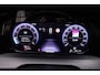Volkswagen Golf Variant R-Line 1.5 eTSI 150pk DSG Automaat Adaptive cruise control, Achteruitrijcamera, Stoelverwarming, Parkeersensoren, LED koplampen, Stuurwiel verwarmd