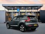 Volvo XC40 B4 Plus Dark | 19" Allseason | Panoramadak | Leder/Nubuck | Trekhaak | Harman Kardon | Elektr. verst. Stoelen | Parkeercamera | Stoel/Stuurverwarming