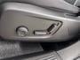 Volvo XC40 B4 Plus Dark | 19" Allseason | Panoramadak | Leder/Nubuck | Trekhaak | Harman Kardon | Elektr. verst. Stoelen | Parkeercamera | Stoel/Stuurverwarming