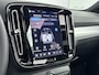 Volvo XC40 B4 Plus Dark | 19" Allseason | Panoramadak | Leder/Nubuck | Trekhaak | Harman Kardon | Elektr. verst. Stoelen | Parkeercamera | Stoel/Stuurverwarming