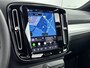 Volvo XC40 B4 Plus Dark | 19" Allseason | Panoramadak | Leder/Nubuck | Trekhaak | Harman Kardon | Elektr. verst. Stoelen | Parkeercamera | Stoel/Stuurverwarming