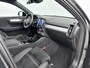 Volvo XC40 B4 Plus Dark | 19" Allseason | Panoramadak | Leder/Nubuck | Trekhaak | Harman Kardon | Elektr. verst. Stoelen | Parkeercamera | Stoel/Stuurverwarming