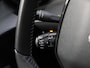 Peugeot e-208 EV Allure 50 kWh 136PK | 1ste eigenaar | Camera | Lichtmetalen velgen | Digitale cockpit | Navigatie | Lichtmetalen velgen | Isofix | Privacy Glass | Parkeersensoren |
