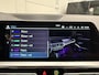 BMW 3-Serie 320e Edition CAMERA/LEER-SPORT/MEMORY/LIVE COCKPIT PRO/LED/CARPLAY/SFEER/18"/PRIVACY/SHADOW-LINE/MINERALWEISS PARELMOER/NET OH BEURT GEHAD