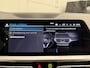 BMW 3-Serie 320e Edition CAMERA/LEER-SPORT/MEMORY/LIVE COCKPIT PRO/LED/CARPLAY/SFEER/18"/PRIVACY/SHADOW-LINE/MINERALWEISS PARELMOER/NET OH BEURT GEHAD