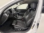 BMW 3-Serie 320e Edition CAMERA/LEER-SPORT/MEMORY/LIVE COCKPIT PRO/LED/CARPLAY/SFEER/18"/PRIVACY/SHADOW-LINE/MINERALWEISS PARELMOER/NET OH BEURT GEHAD