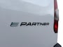 Peugeot e-Partner L2 50 kWh 136pk | ACTIE | 8 jaar garantie | 0% financial lease | 2-zits | Houten afwerking laadruimte | Verwarmbare vooruit en voorstoelen en stuurwiel | ECO LED koplampen | Multimedia | Draadloze Apple Carplay en Android Auto | Achteruitrijcamera | Parkeersensoren achter | Digital cockpit | Stuurwielbediening | Bestuurdersstoel comfort met armsteun | Tweede sleutel met afstandsbediening | Trekhaak voorbereiding | Reservewiel | van €32.315 voor €27.195 ex. BTW rijklaar
